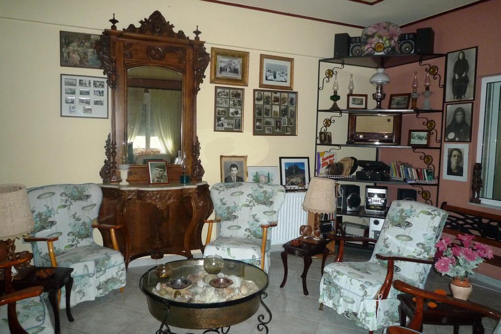 Kleidas Apartments Thymiana Bagian luar foto