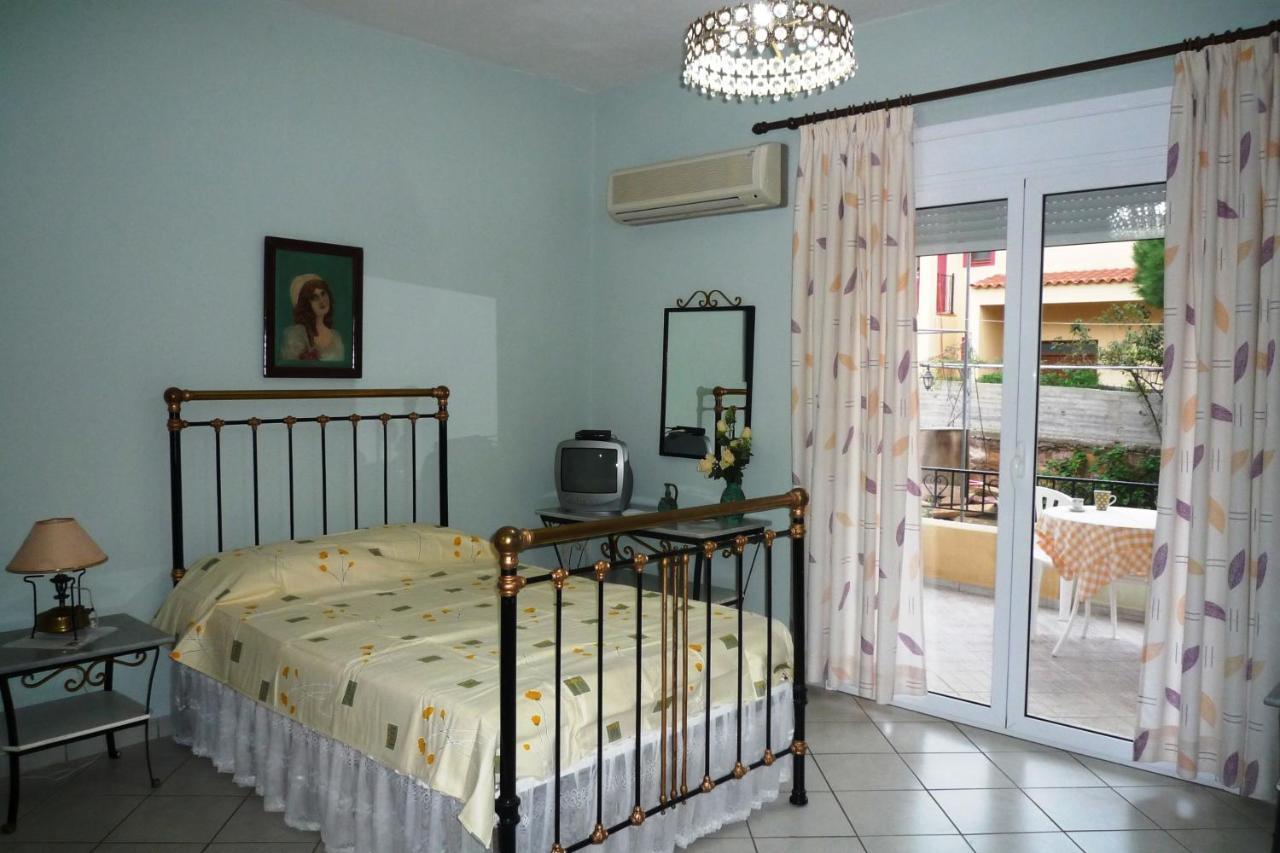 Kleidas Apartments Thymiana Bagian luar foto